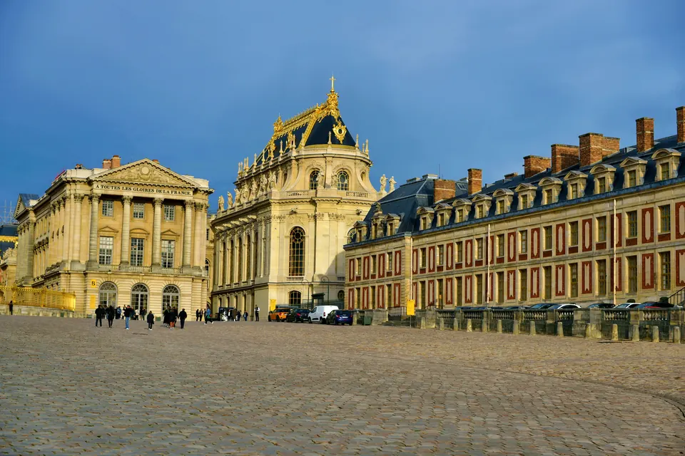Façades à fenêtres du château de Versailles